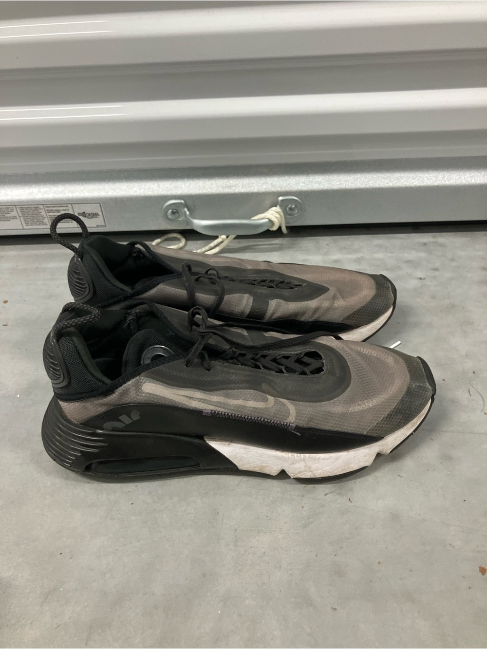 Nike Air Max 2090 Mens Sneakers Size 12 Black/White Running Shoes CW7306-001 - Picture 1 of 7